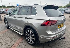 Volkswagen Tiguan R-LINE TECH 2.0 TDI 4MOTION DSG AUTO 7