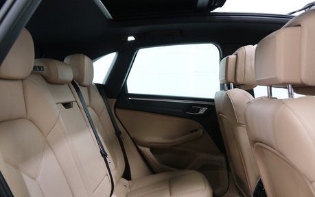 Porsche Macan PDK - Panoramic Roof / RS Spyder Alloys - Full Porsche Service History 13