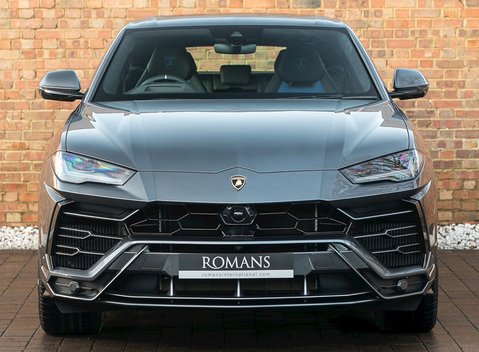 Lamborghini Urus 4