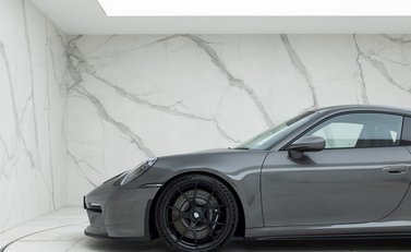 Porsche 911 (992) GT3 Touring 19