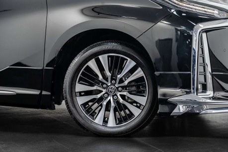 Toyota Alphard 2.5 MPV 2.5 SUV Automatic Petrol Hybrid 5