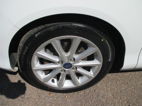 Ford B-Max 1.0T EcoBoost Titanium Navigator Euro 6 5dr 12