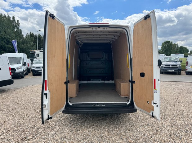 Volkswagen Crafter MWB L2H2 [SOLD CR] High Roof Commerce Plus Cr35 Air Con Cruise EURO 6 8