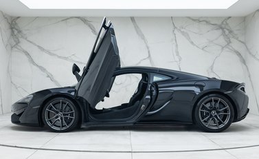 McLaren 570 GT MSO Black Collection 3