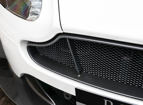 Aston Martin V12 Vantage AMR 25