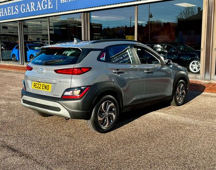 Hyundai KONA 1.6 Kona SE Connect GDi HEV Semi-Auto 5dr 8