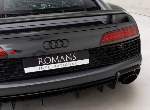 Audi R8 V10 Performance Carbon Black 19