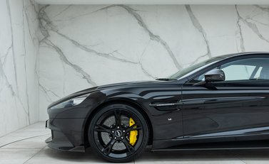 Aston Martin Vanquish S 41