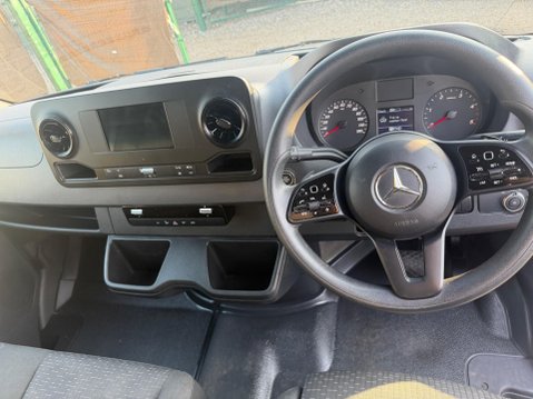Mercedes-Benz Sprinter 2.0 319 CDI HD Premium Panel Van 5dr Diesel G-Tronic RWD L2 H2 Euro 6 (s/s) 12