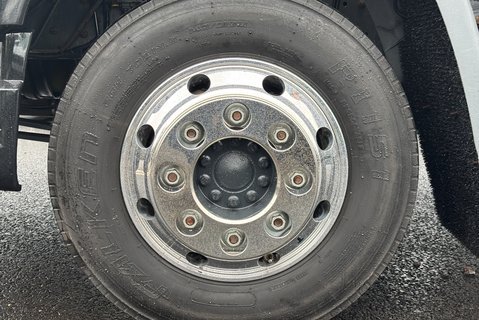 DAF LF LF 210 FA 14T with Fassi F85 Crane 30