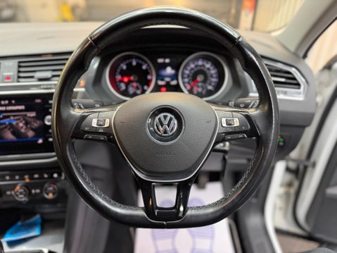 Volkswagen Tiguan 2.0 TDI SE Navigation 4Motion Euro 6 (s/s) 5dr 48
