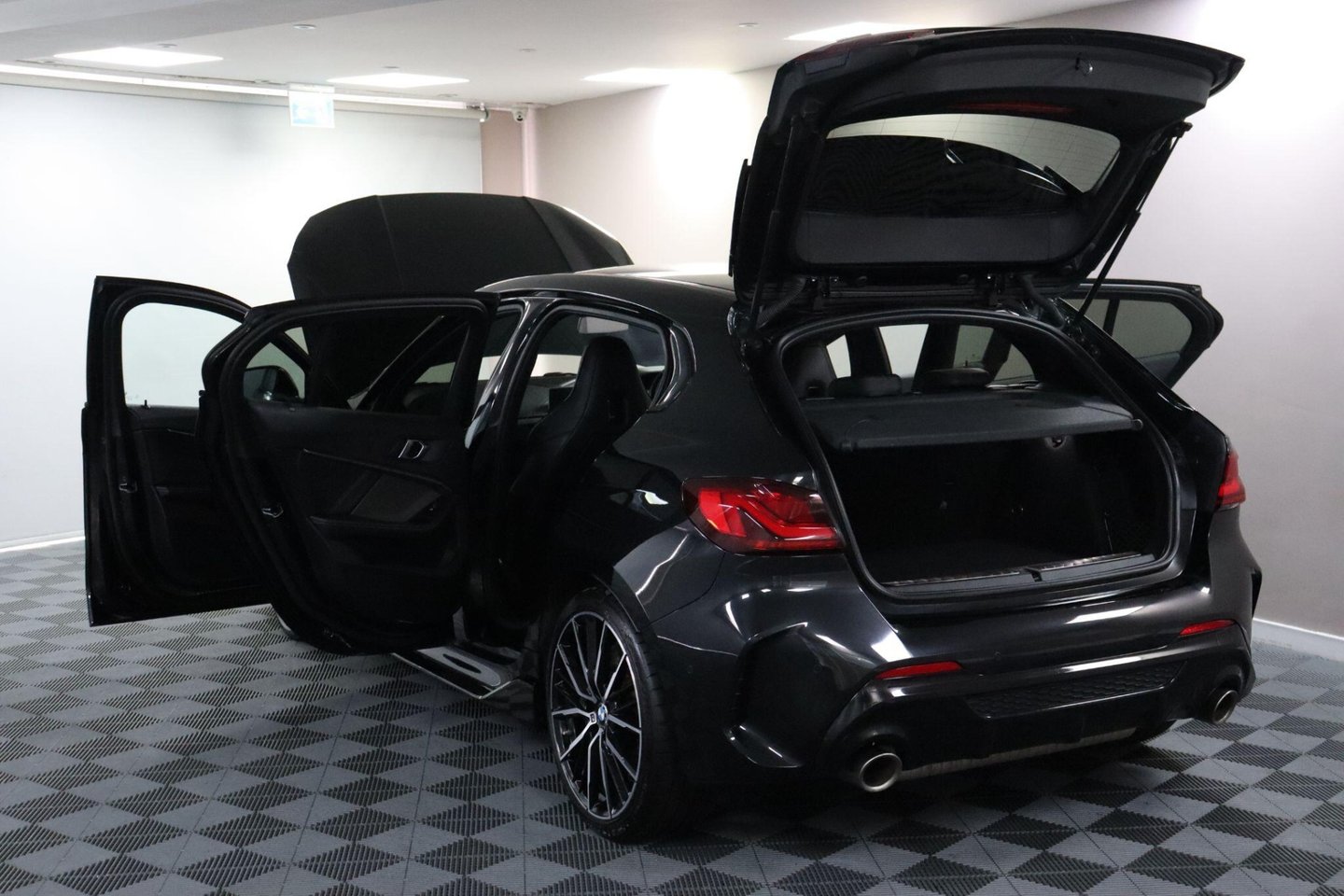 2021 BMW 1 Series — image 16
