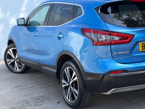 Nissan Qashqai 1.3 Qashqai N-Connecta DiG-T 5dr 41