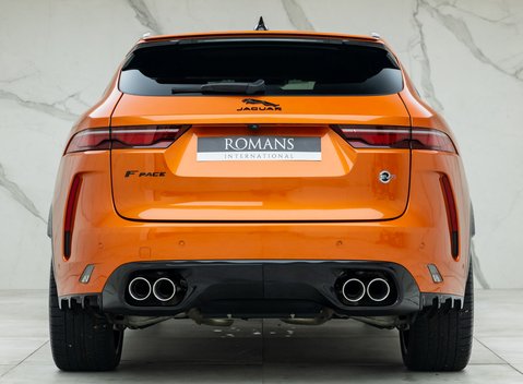Jaguar F-Pace SVR 5