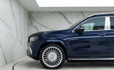 Mercedes-Benz GLS 600 39