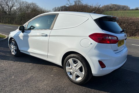 Ford Fiesta Base 85 ps Tdci Car Derived Panel Van - Air Con & Sat Nav 6