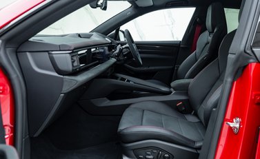 Porsche Macan GTS Electric 20