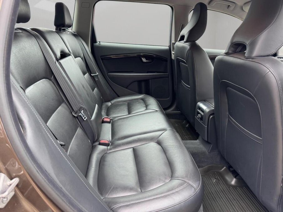 2015 Volvo V70 — image 41