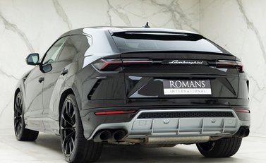 Lamborghini Urus 3