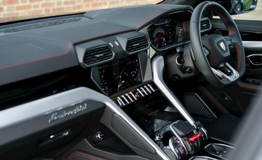 Lamborghini Urus 15
