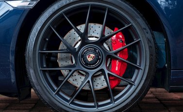 Porsche 911 Targa 4 GTS (991.2) 12