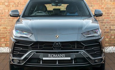 Lamborghini Urus 4