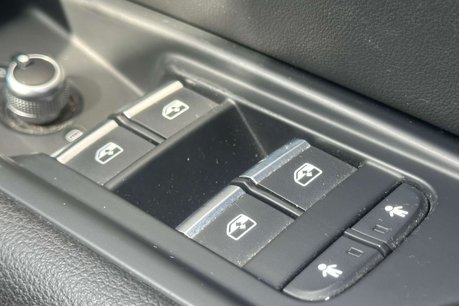Audi A4 3.0 TDI V6 S line Estate 5dr Diesel Tiptronic quattro Euro 6 (s/s) (272 ps) 37