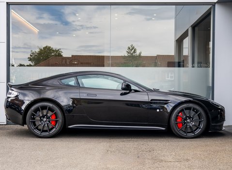 Aston Martin V12 Vantage S 3