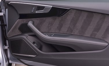 Audi RS5 Coupé Sport Edition 22