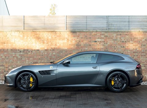 Ferrari GTC4 Lusso 2