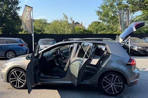 Volkswagen Golf GTD - PANORAMIC ROOF - ACC - SPORT AND SOUND PACK - CARPLAY 16