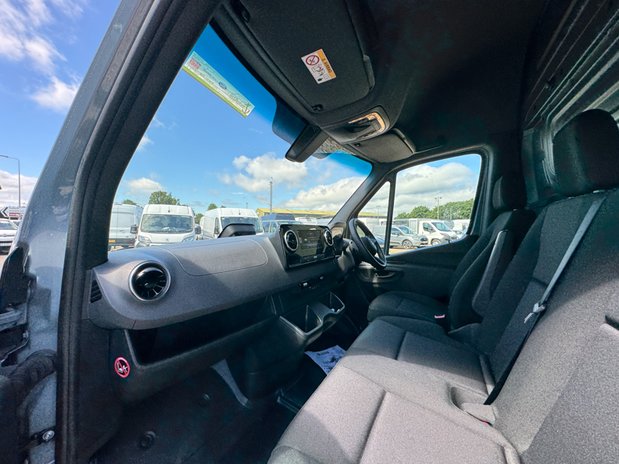 Mercedes-Benz Sprinter AUTO LWB L3H2 High Roof Air Con Cam EURO 6 12