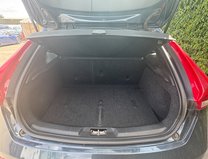 Volvo V40 (Sold) 2.0 T2 Inscription Hatchback 5dr Petrol Manual Euro 6 (s/s) (122 ps) 10