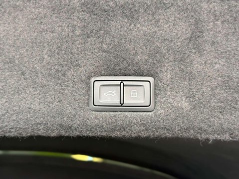 Lamborghini Urus 4.0 V8 BiTurbo 25.9kWh SE SUV 5dr Petrol Plug-in Hybrid Auto 4WD Euro 6 (80 70