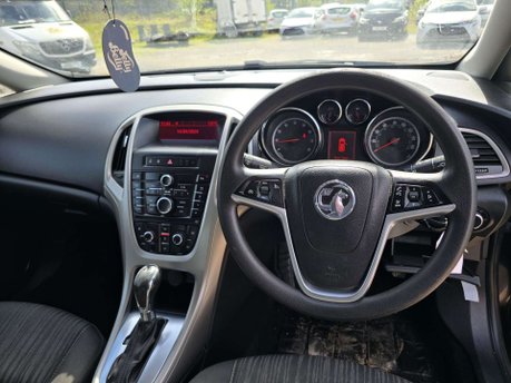 Vauxhall Astra 1.6 16v Exclusiv Hatchback 5dr Petrol Auto Euro 5 (115 ps) 31