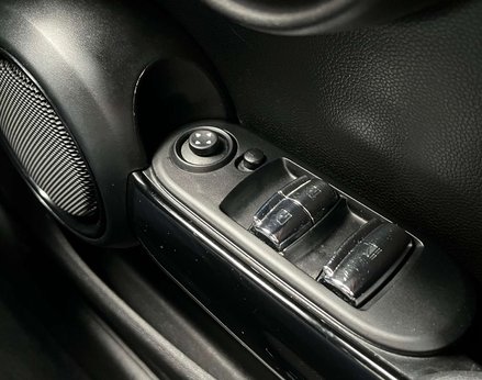 Mini Convertible 2.0 Cooper S Classic 2dr 53