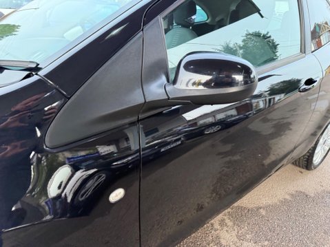 Ford Ka 1.2 Zetec Euro 5 (s/s) 3dr 26