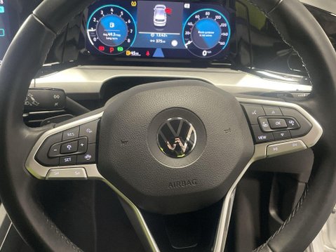 Volkswagen Golf 1.5 eTSI MHEV Life Hatchback 5dr Petrol Hybrid DSG Euro 6 (s/s) (150 ps) 21