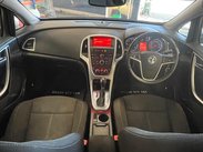 Vauxhall Astra 2.0 CDTi SRi Auto Euro 5 5dr 9