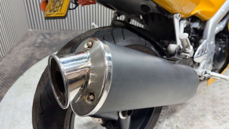 Triumph Daytona 1997 ONLY 27K RUNNING PROJECT BIKE SPARES OR REPAIR 10