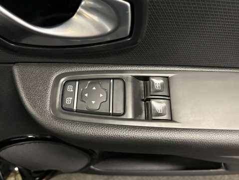 Renault Clio ICONIC TCE 10