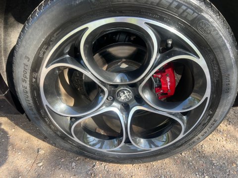 Alfa Romeo Stelvio TB VELOCE 16