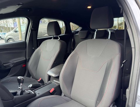 Ford Focus 1.0 Focus ST-Line 5dr 18