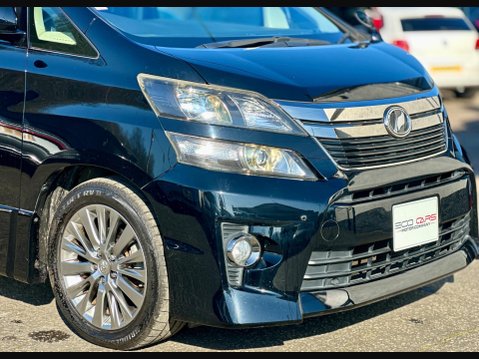 Toyota Vellfire Golden Eyes II Edition 9