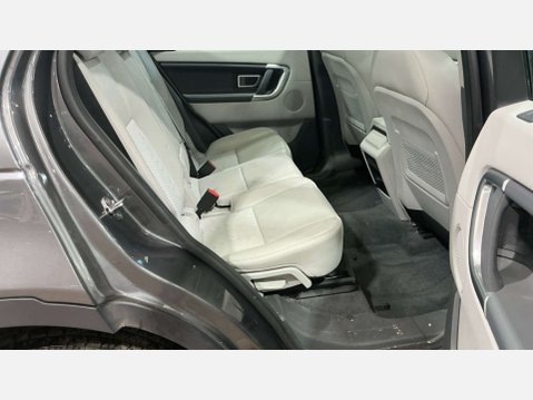 Land Rover Discovery Sport 2.0 Discovery Sport SE Tech TD4 Auto 4WD 5dr 10