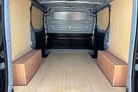 Renault Trafic SL28 Business Plus 130 ps dCi - Twin Side Loading Doors 16
