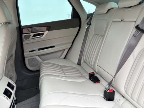 Jaguar XF 2.0 XF Portfolio D Auto 4dr 52