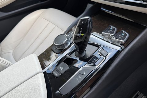 BMW 5 Series 520D XDRIVE SE - 360 DEGREE CAMERAS - IVORY LEATHER 10