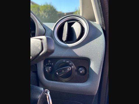 Ford Fiesta 1.6 Titanium 5dr 14
