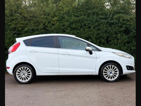 Ford Fiesta 1.0T EcoBoost Titanium Euro 5 (s/s) 5dr 5